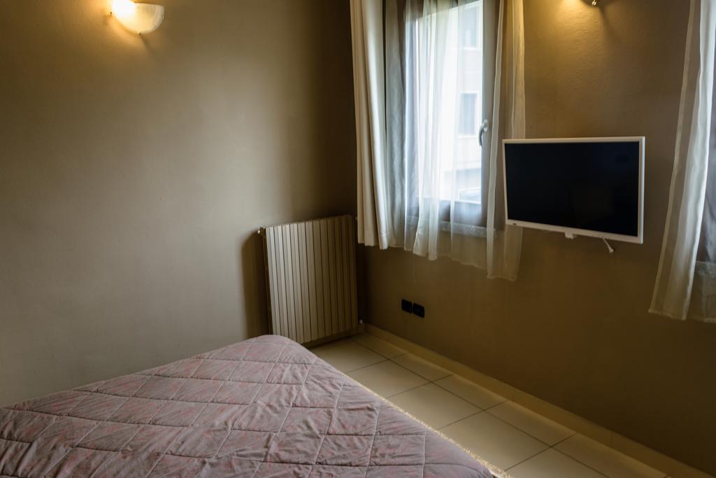 Bed And Breakfast Linate Peschiera Borromeo Exterior foto